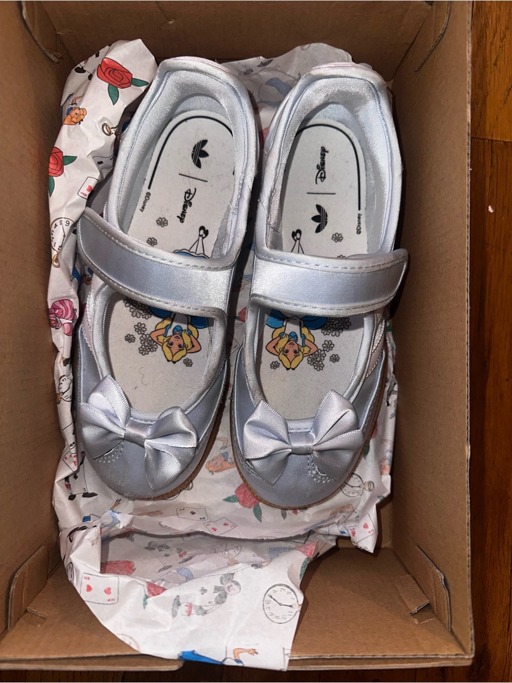 Disney Alice in Wonderland Satin Adida Samba Jane's